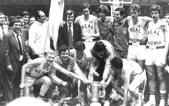 EuroLeague 1974 Final: Brabender led the Whites against the dominant transalpine | basketfinals.com
